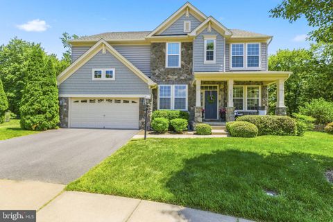 Photo of 13831 Barrymore Court, GAINESVILLE, VA 20155 (MLS # VAPW2120052)
