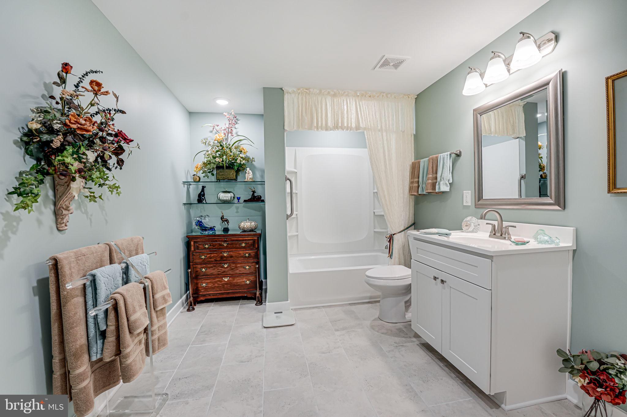 REGENCY AT CHANCELLORSVILLE NORTH - Residential