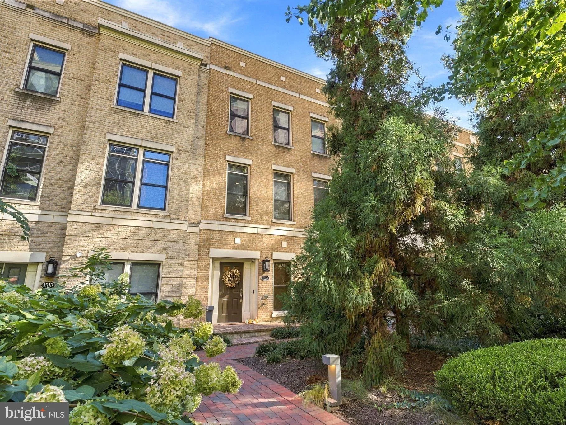 1518 16th Court N