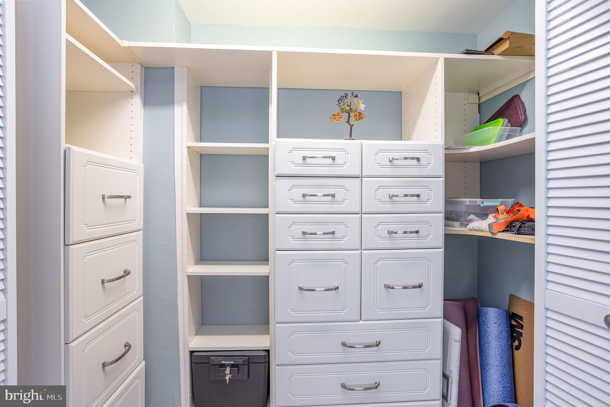 ROLAND PARK - Residential