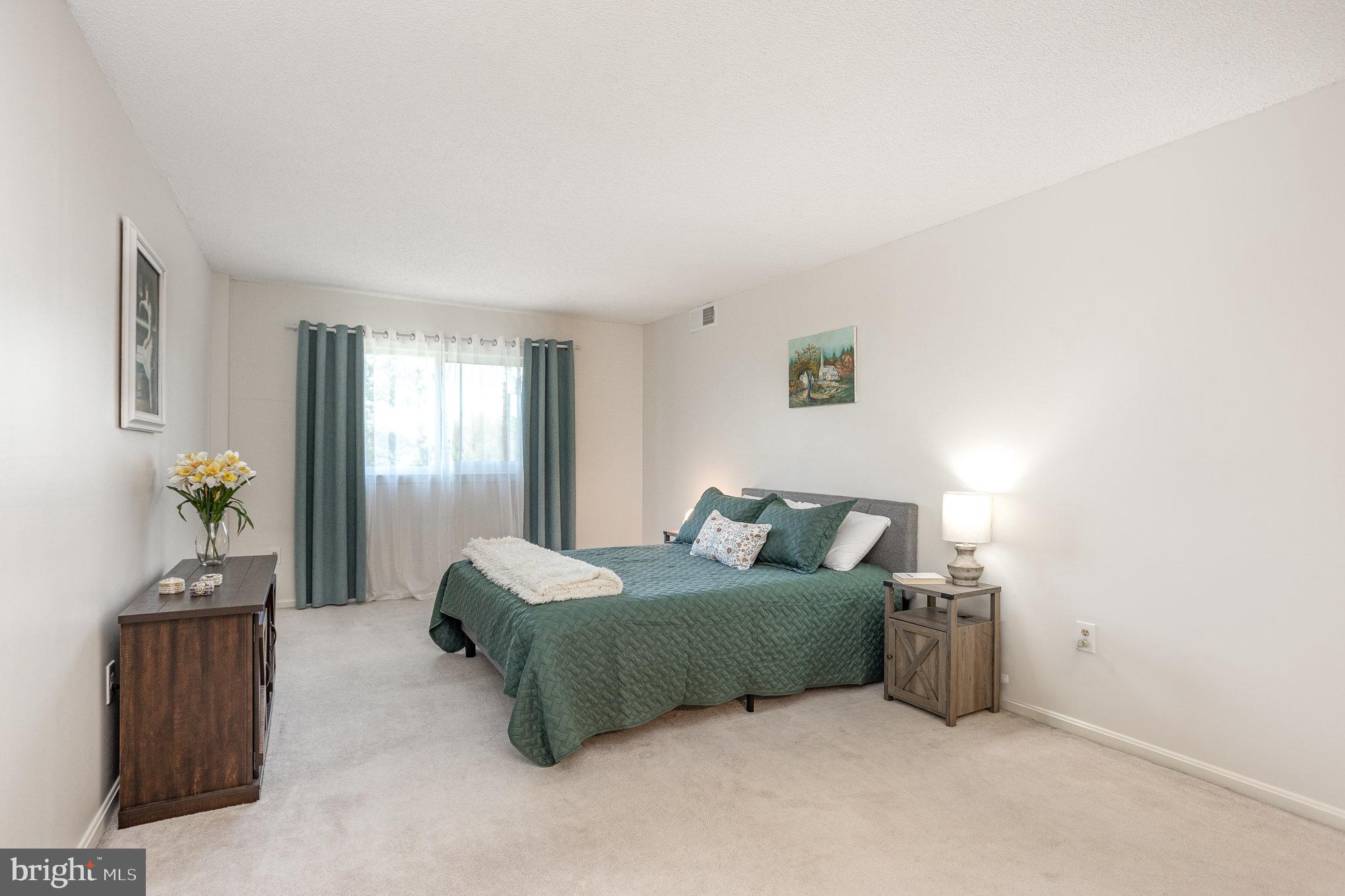 ROLAND PARK - Residential