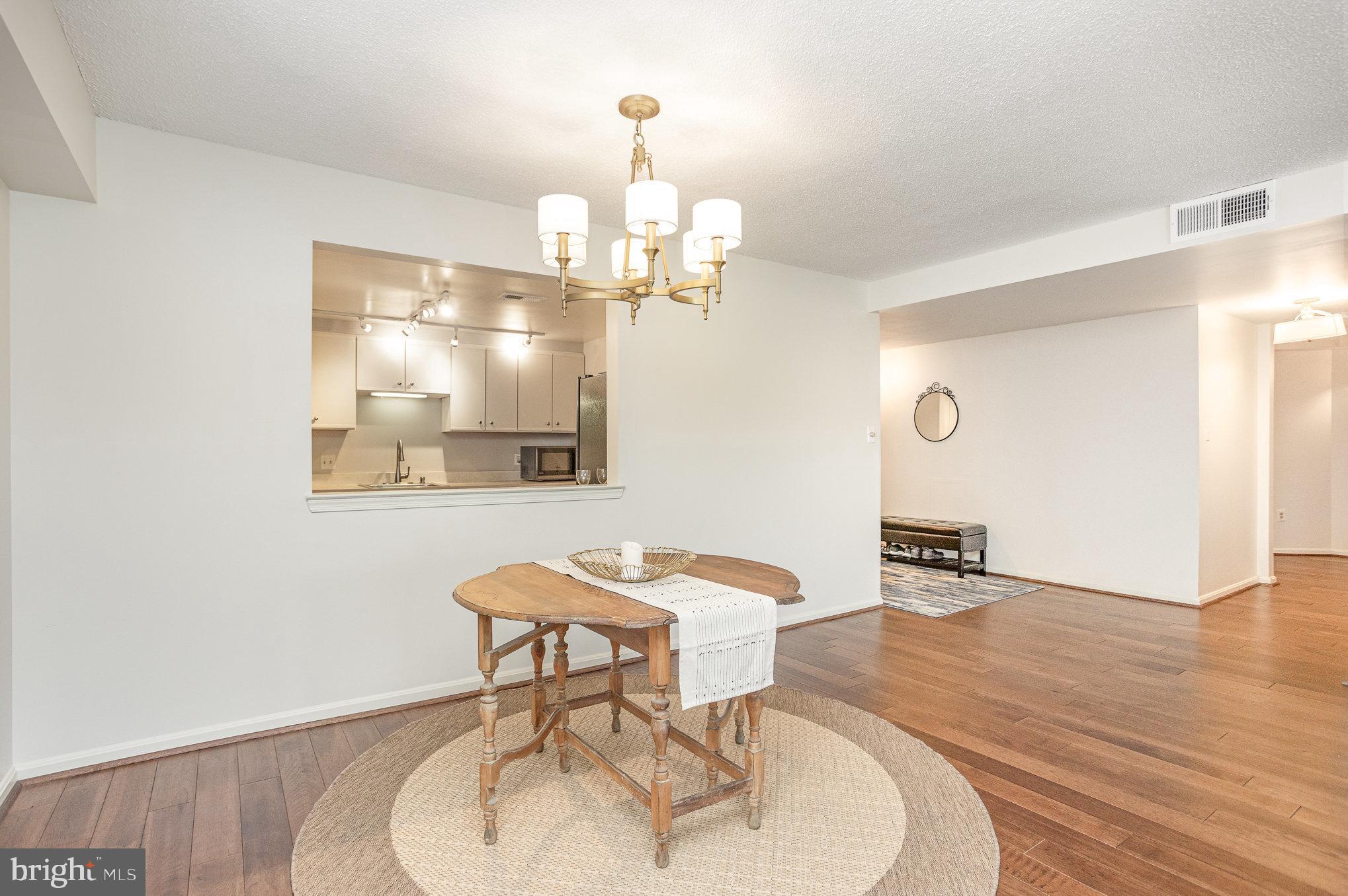 ROLAND PARK - Residential