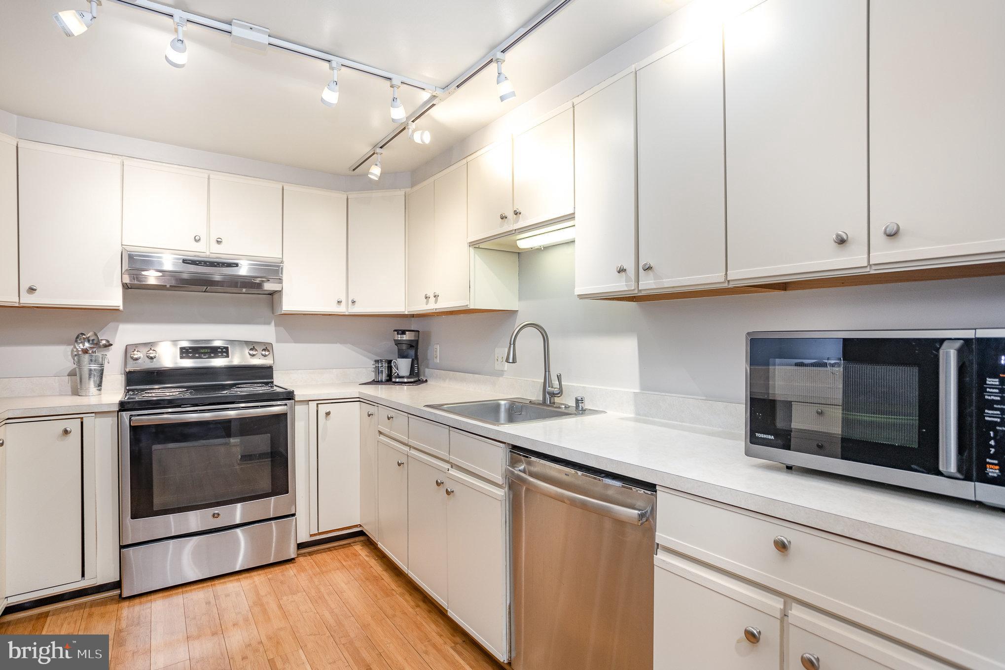 ROLAND PARK - Residential