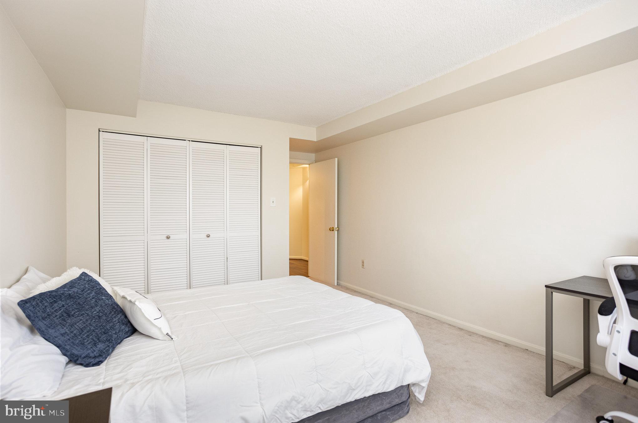 ROLAND PARK - Residential