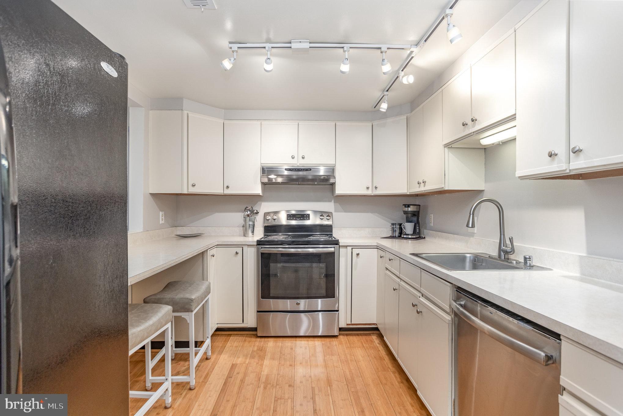 ROLAND PARK - Residential