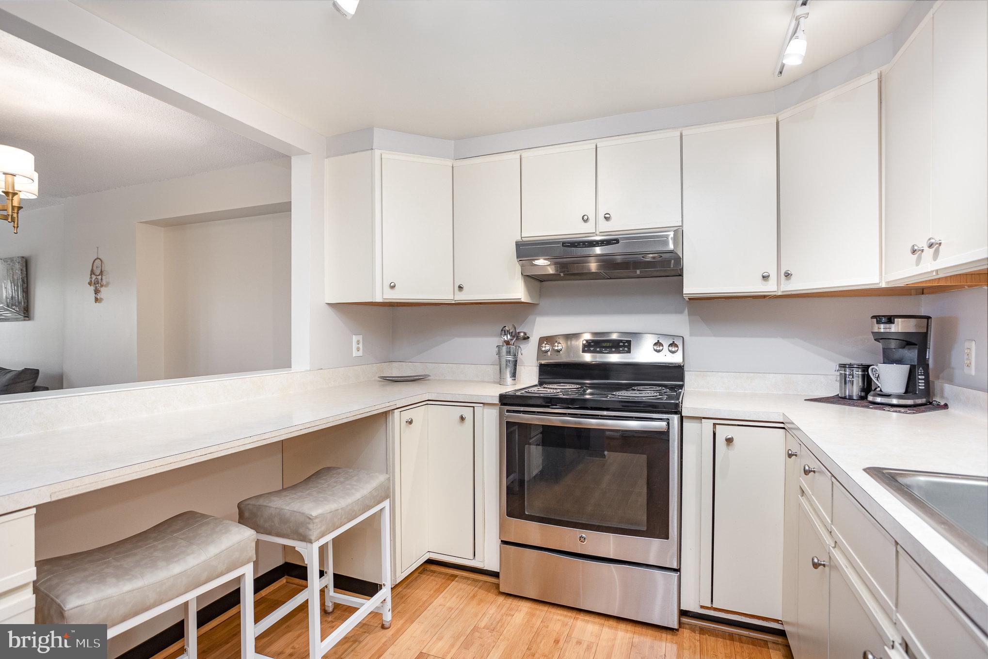 ROLAND PARK - Residential