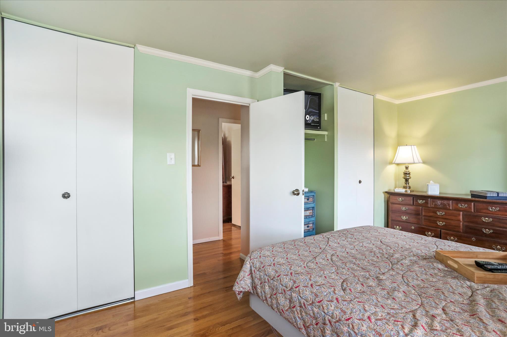 FOREST HILLS - Residential