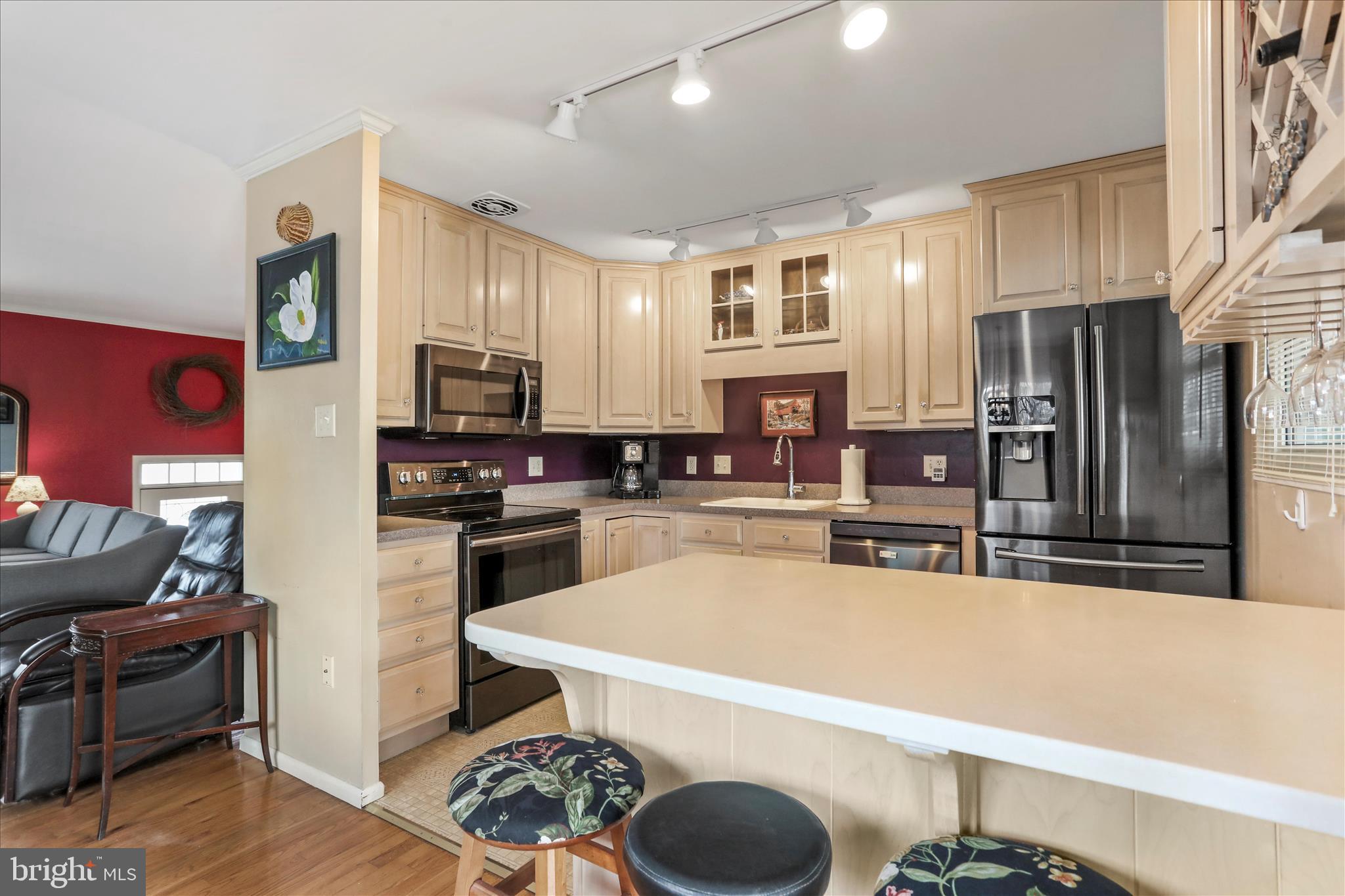 FOREST HILLS - Residential