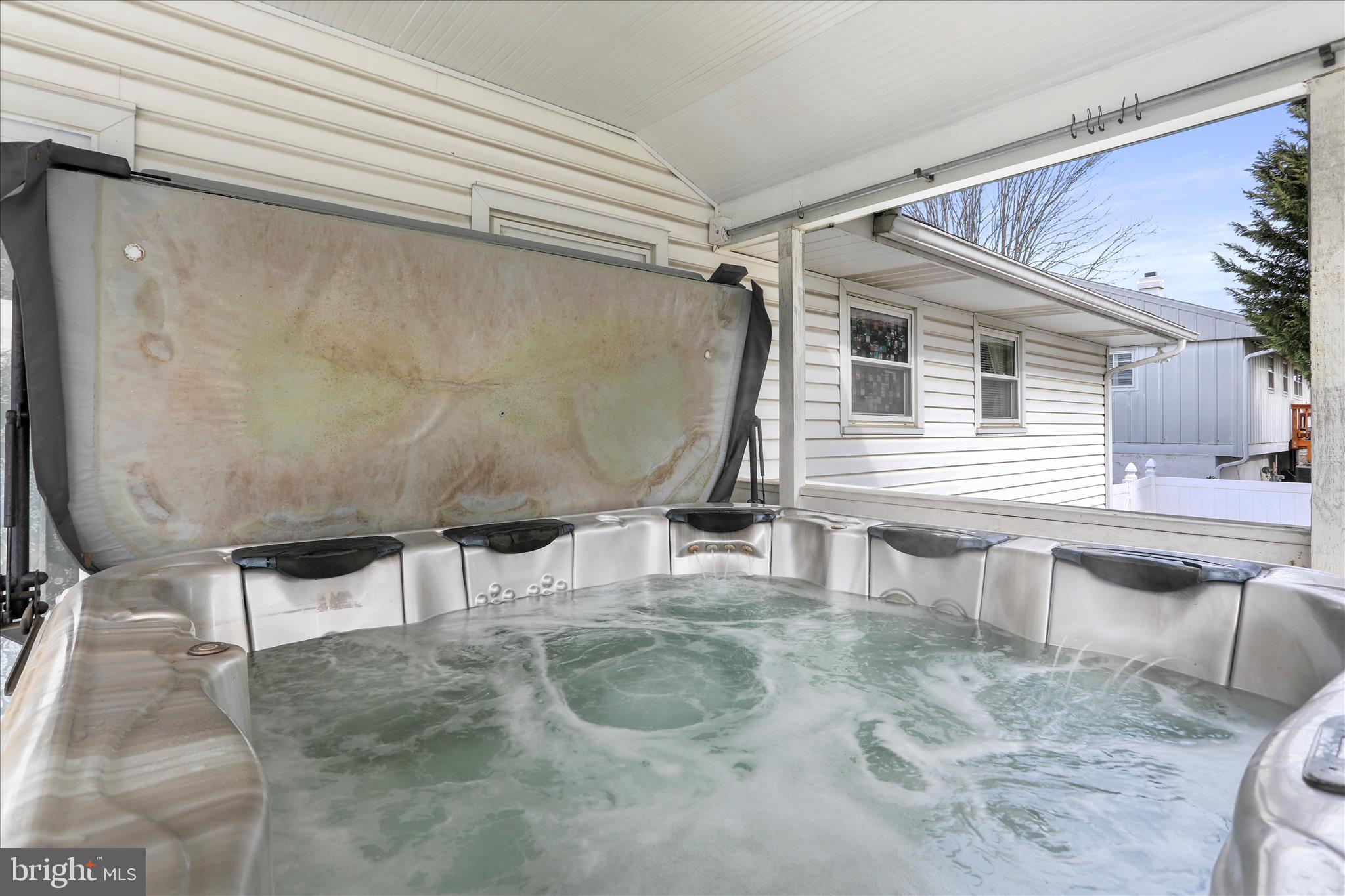 FOREST HILLS - Residential