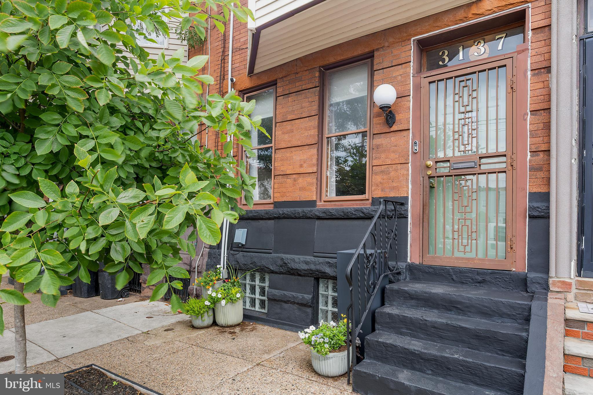 3137 EDGEMONT STREET