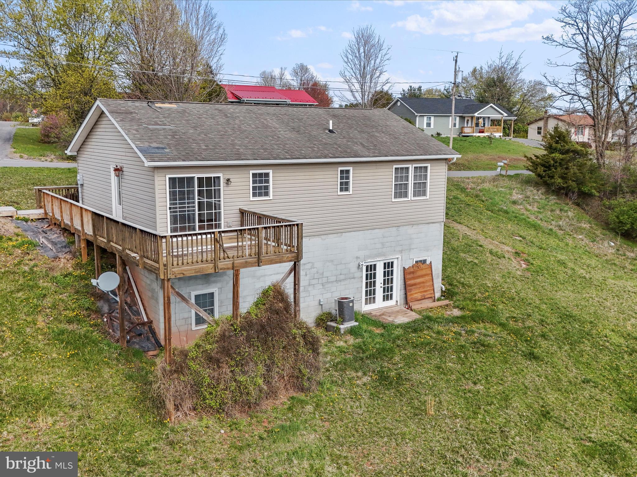 SUNRISE SUMMIT - Residential