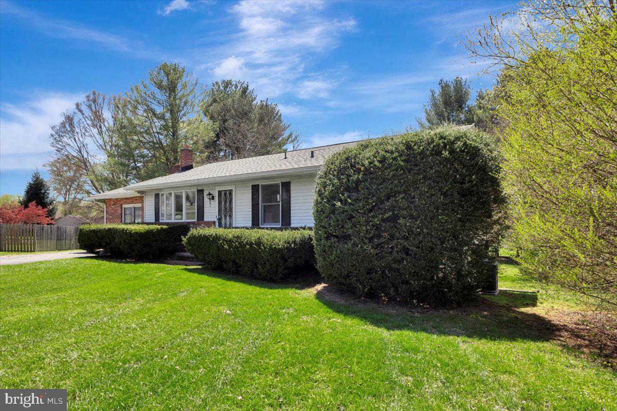 305 CHELSEA COURT