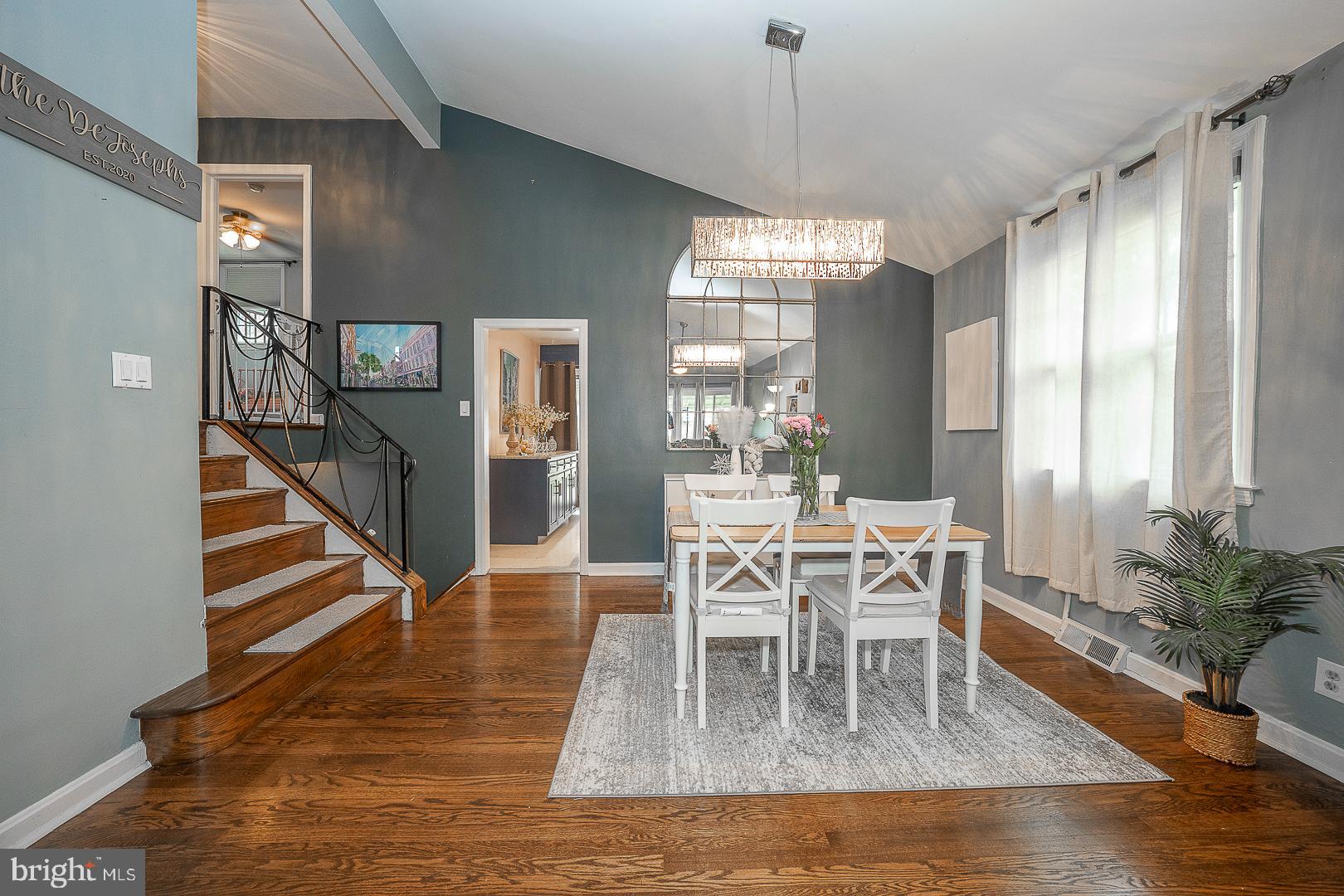 VALLEY VIEW - Residential