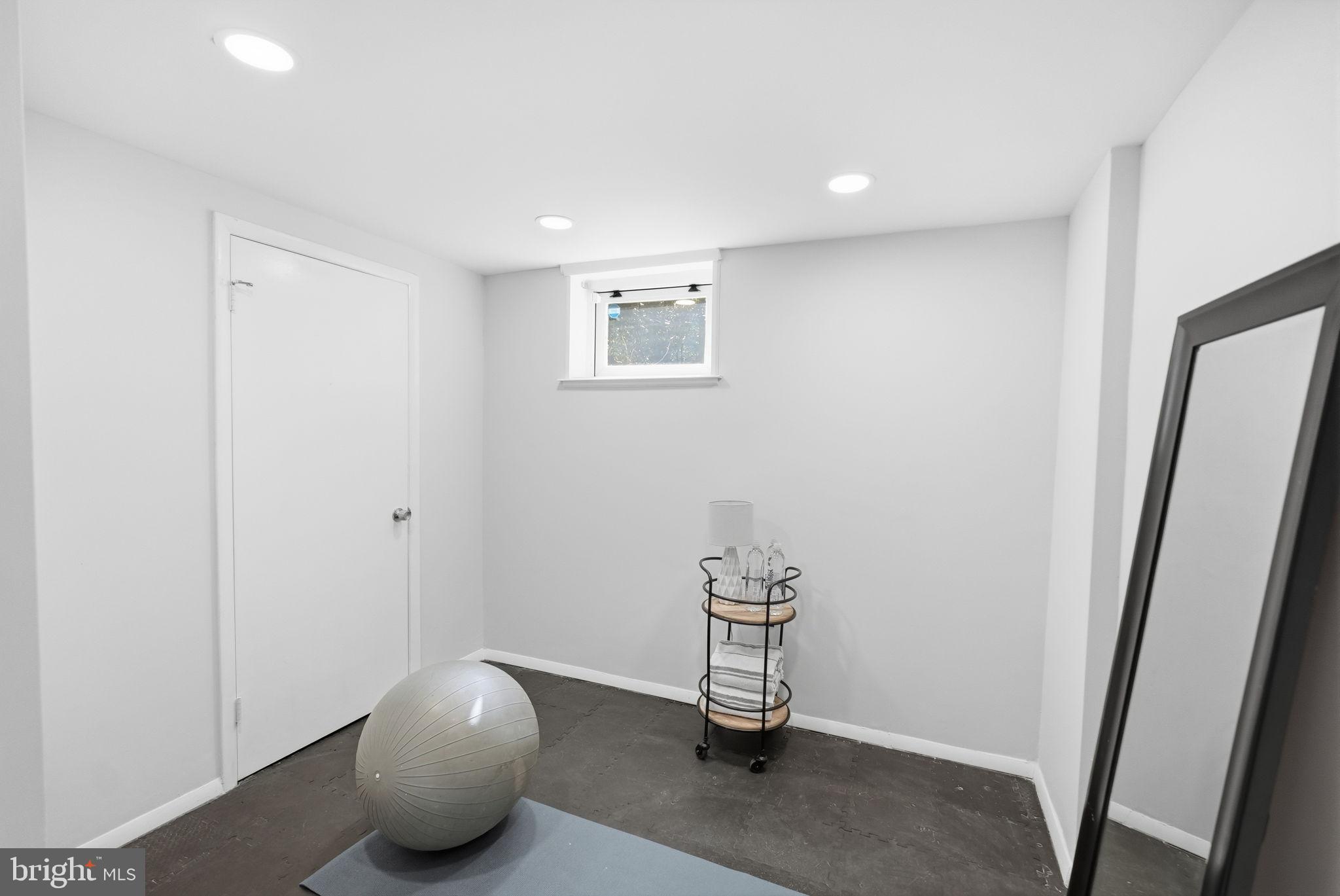 KENWOOD FOREST - Residential