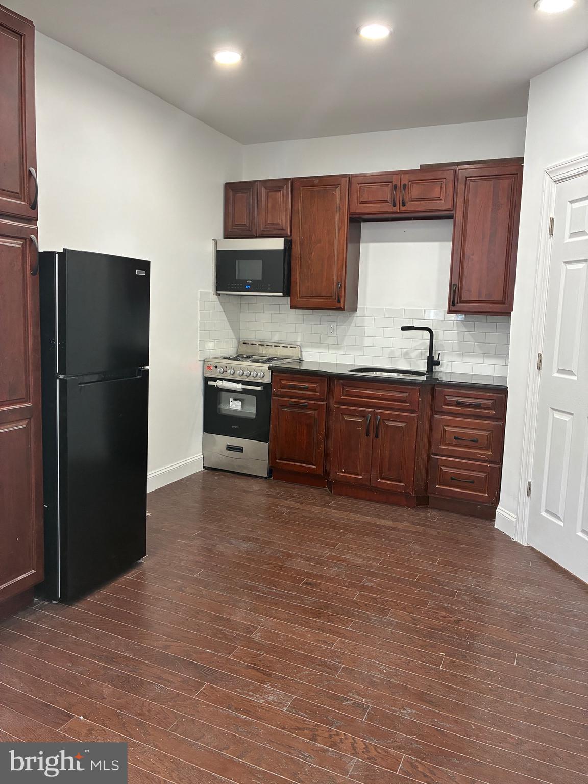 LOWER MOYAMENSING - Residential