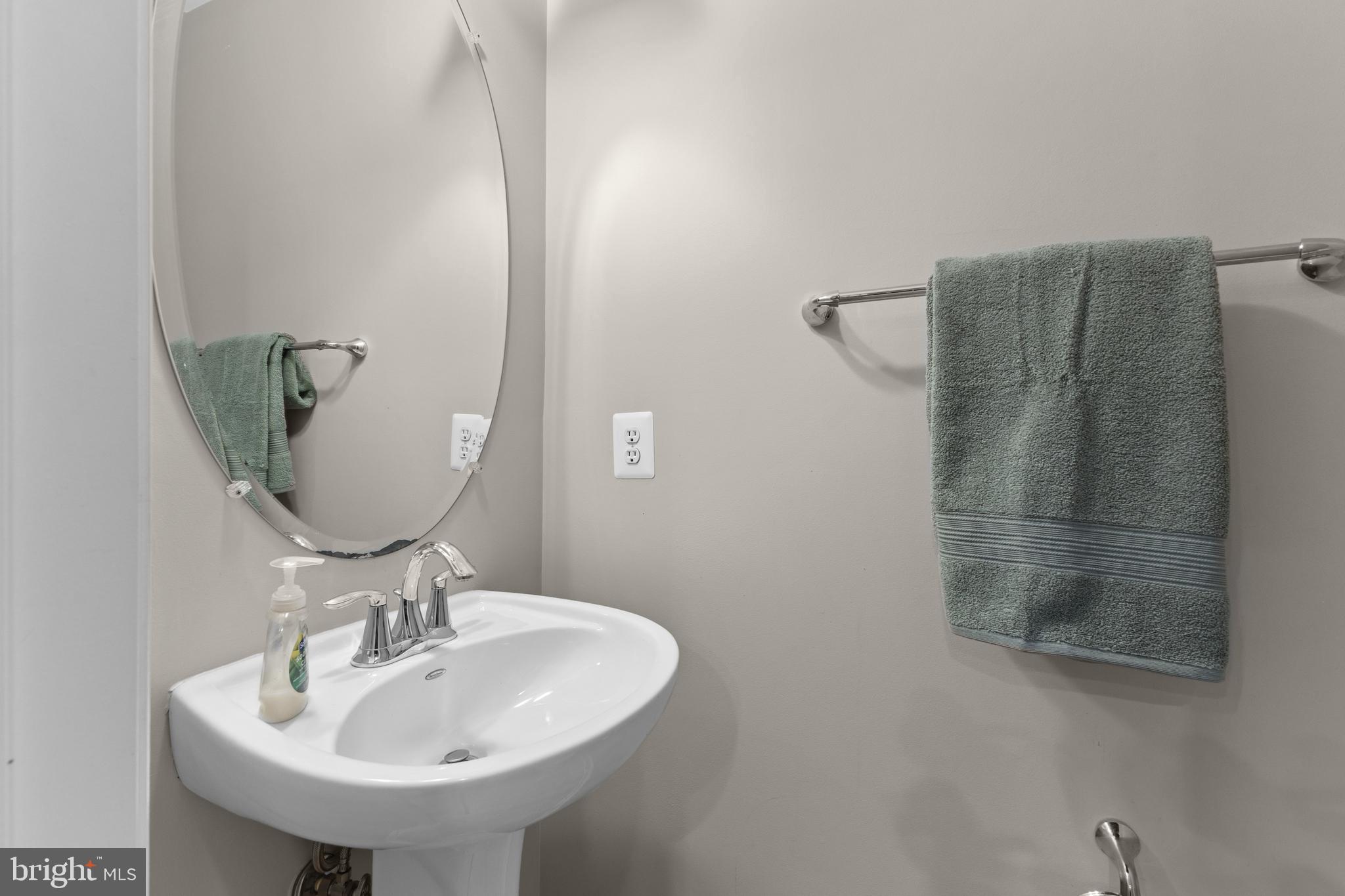 THE TOWNES AT VILLAGE PLACE - Residential