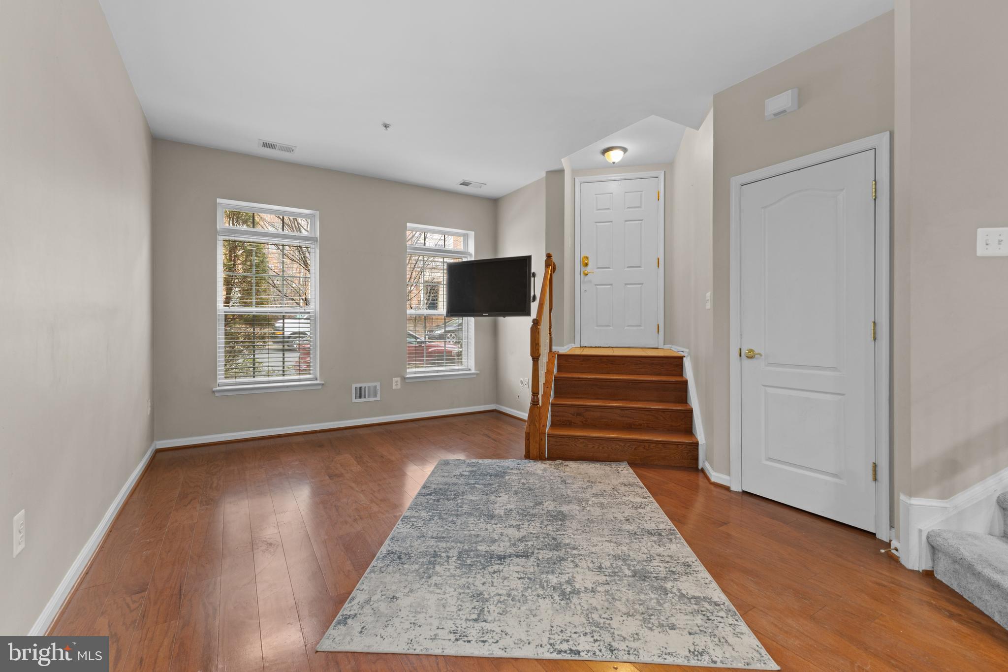 THE TOWNES AT VILLAGE PLACE - Residential