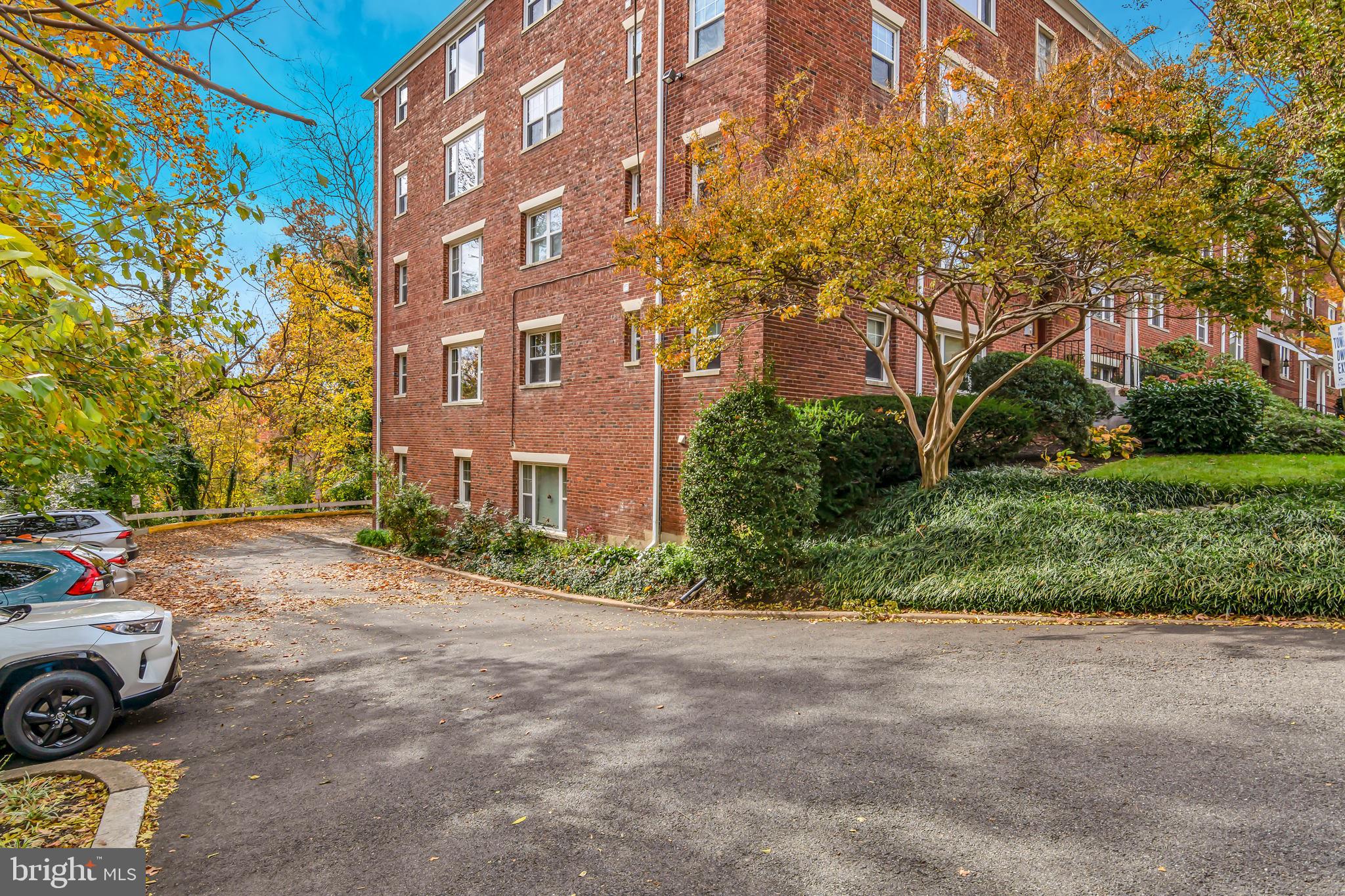 ROSSLYN HEIGHTS - Residential Lease