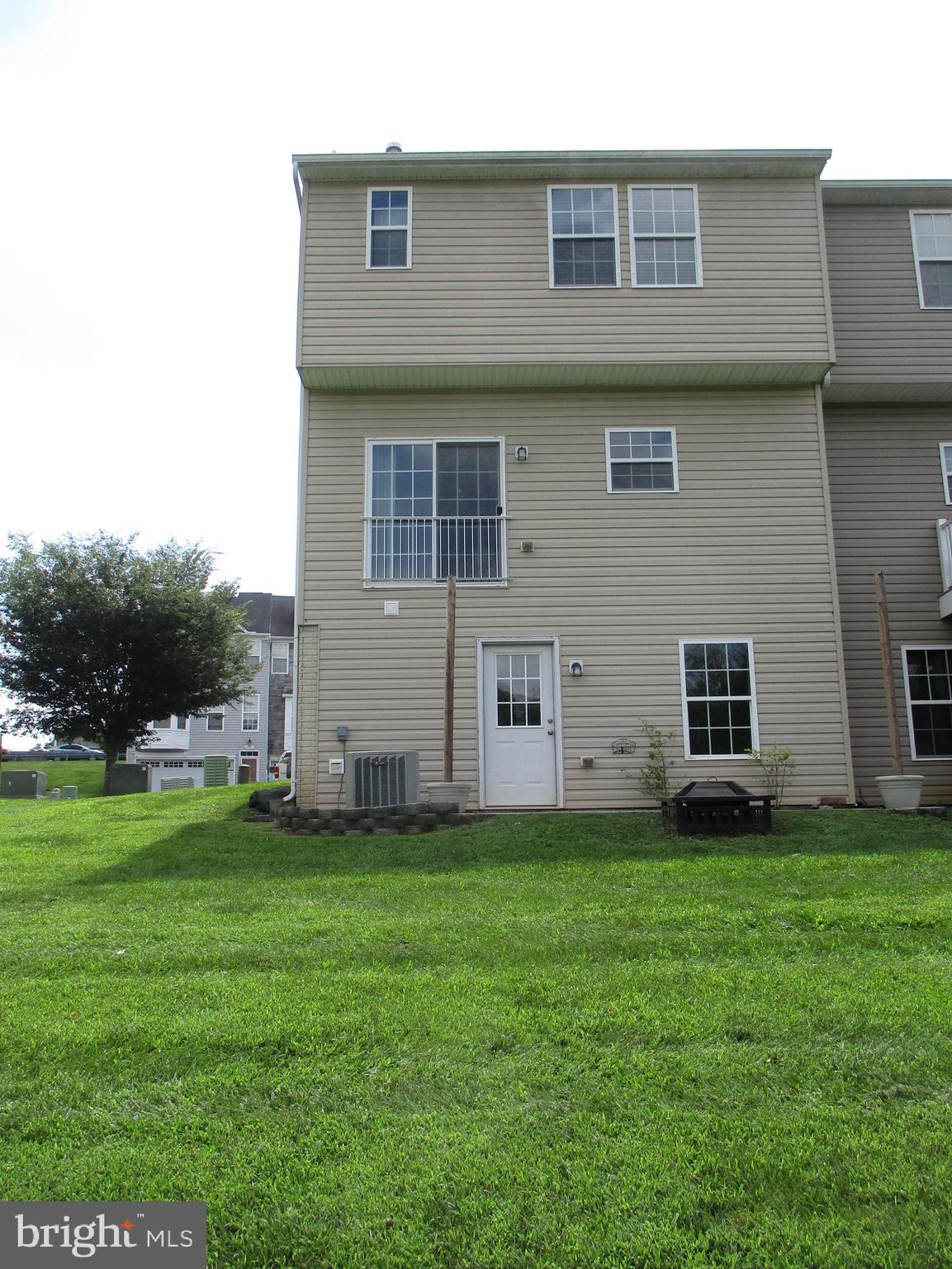 10348 BRIDLE COURT
