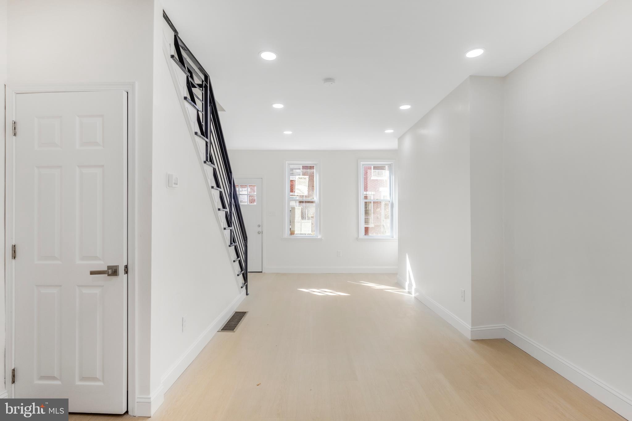 DICKINSON NARROWS - Residential