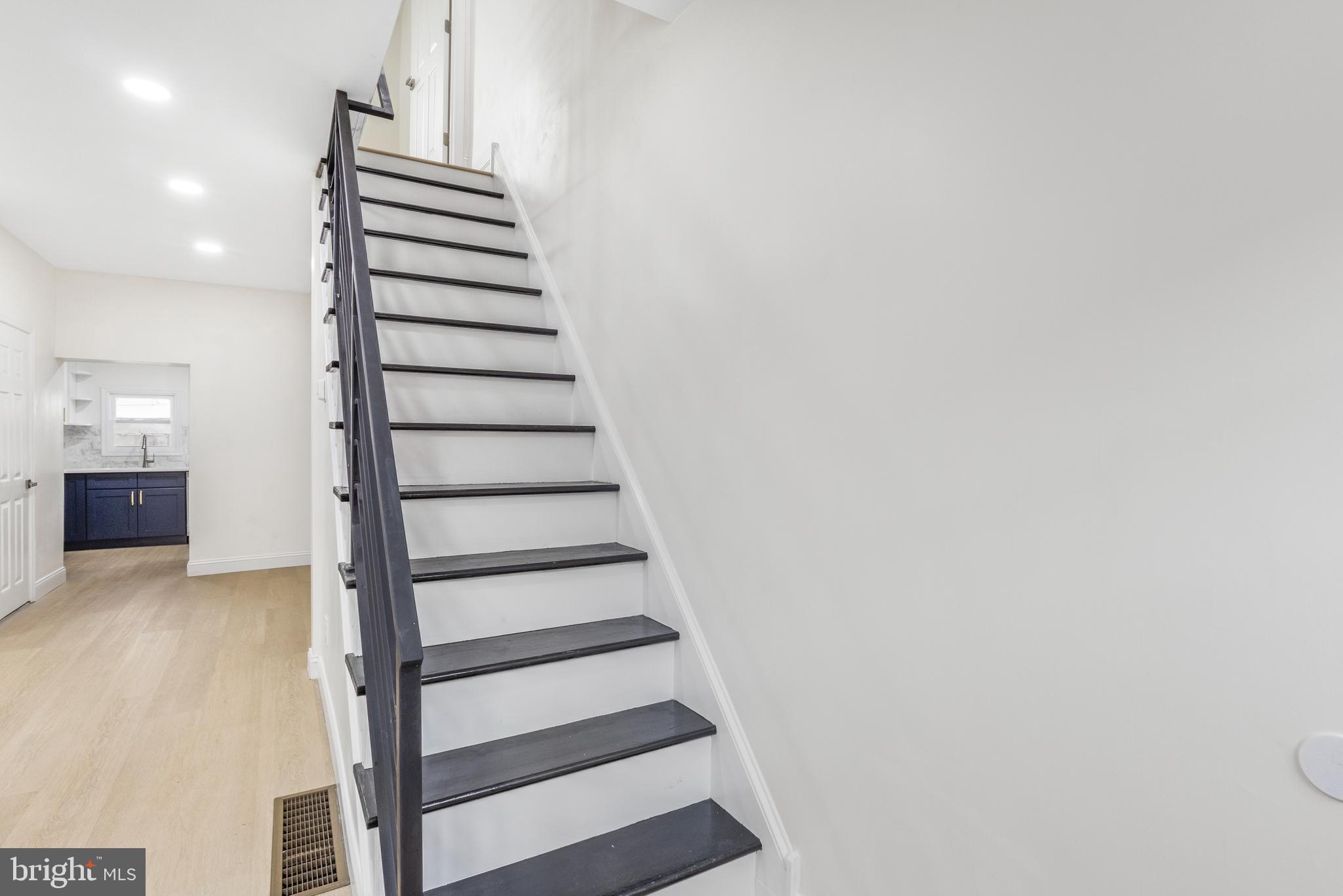 DICKINSON NARROWS - Residential