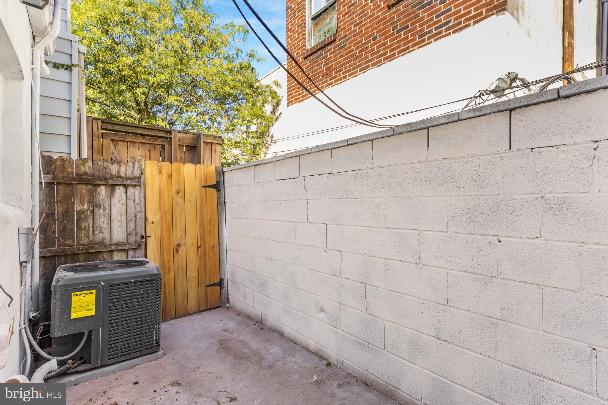 DICKINSON NARROWS - Residential