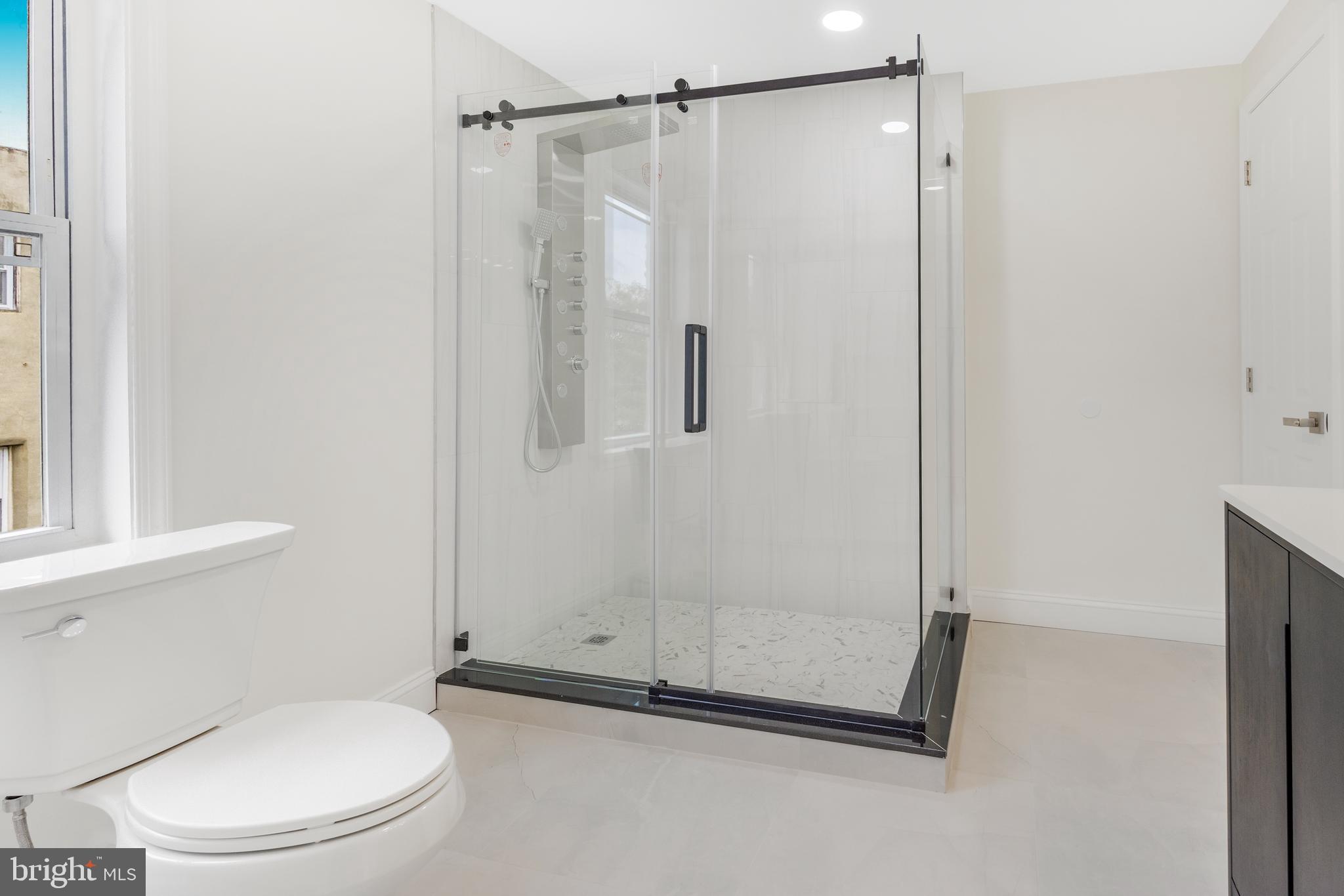 DICKINSON NARROWS - Residential