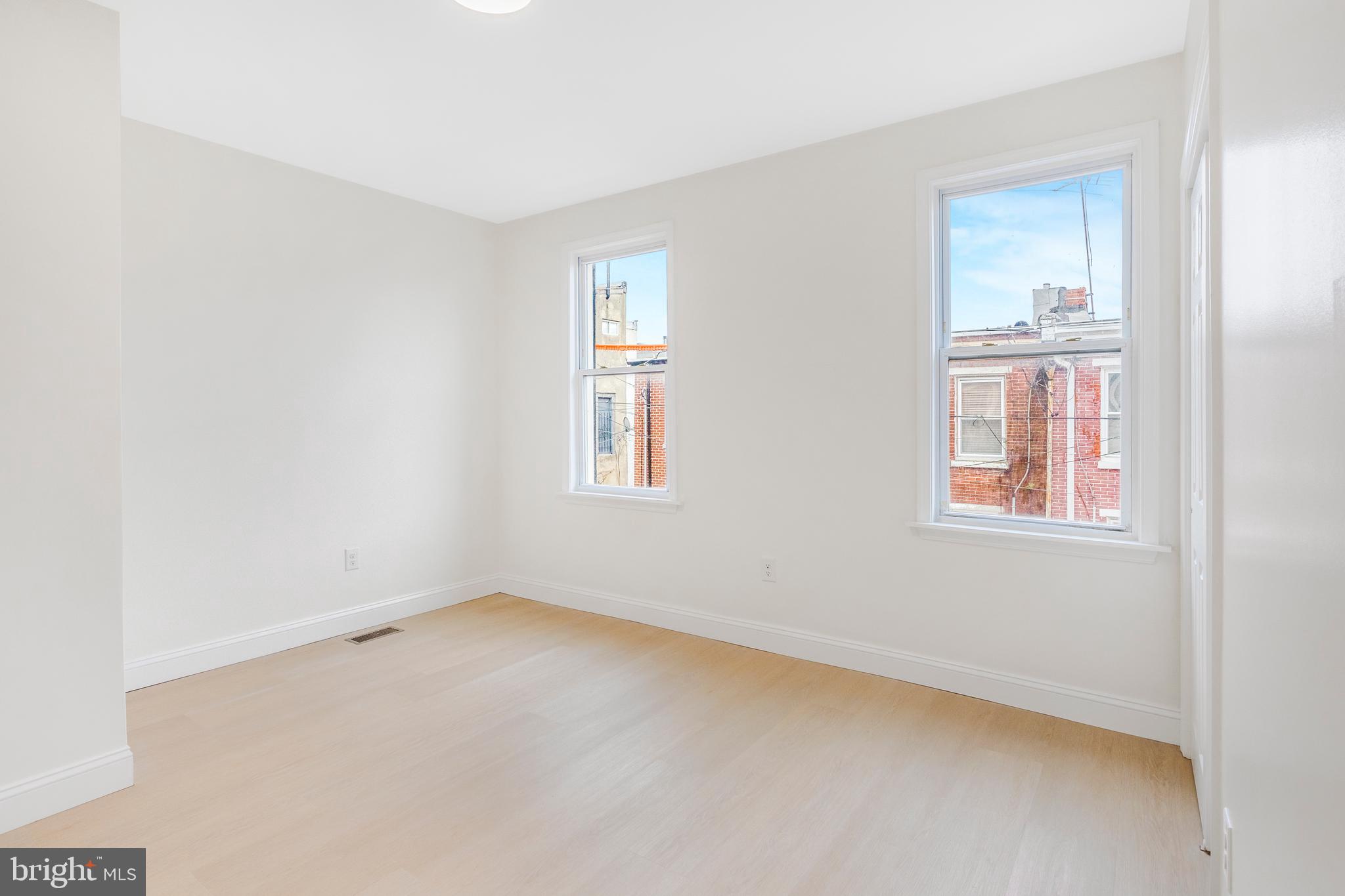 DICKINSON NARROWS - Residential