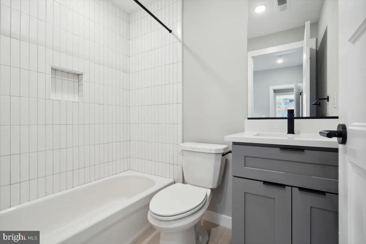 Philadelphia, Pennsylvania 19104, United States, 3 Bedrooms Bedrooms, ,3 BathroomsBathrooms,Residential,Active,10661