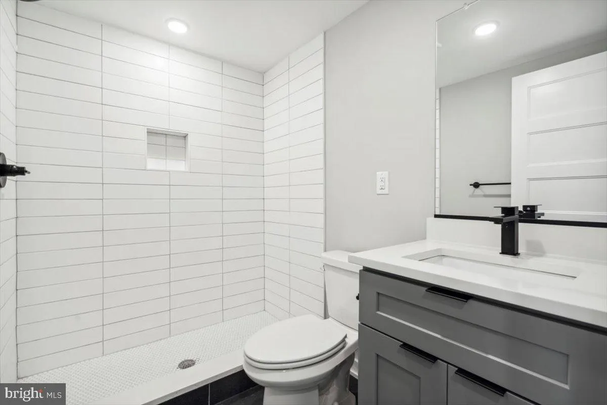 Philadelphia, Pennsylvania 19104, United States, 3 Bedrooms Bedrooms, ,3 BathroomsBathrooms,Residential,Active,10661