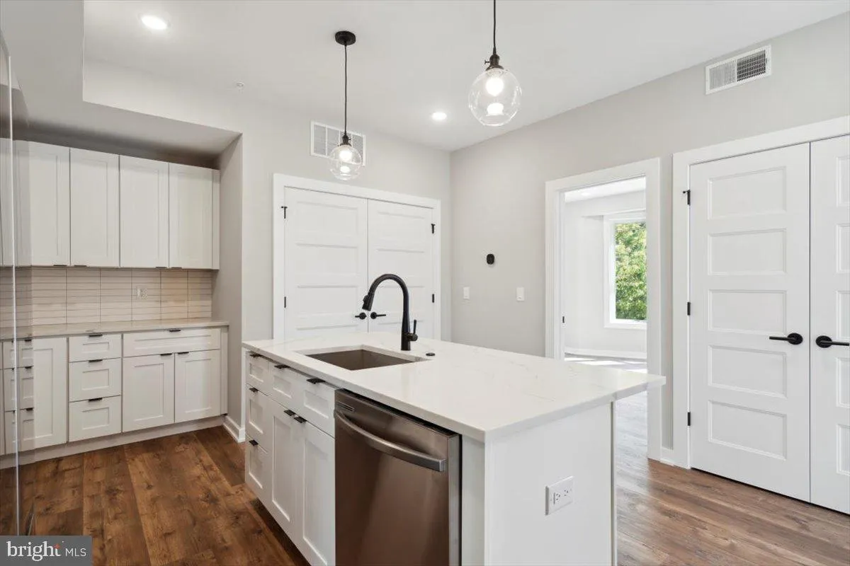 Philadelphia, Pennsylvania 19104, United States, 3 Bedrooms Bedrooms, ,3 BathroomsBathrooms,Residential,Active,10661