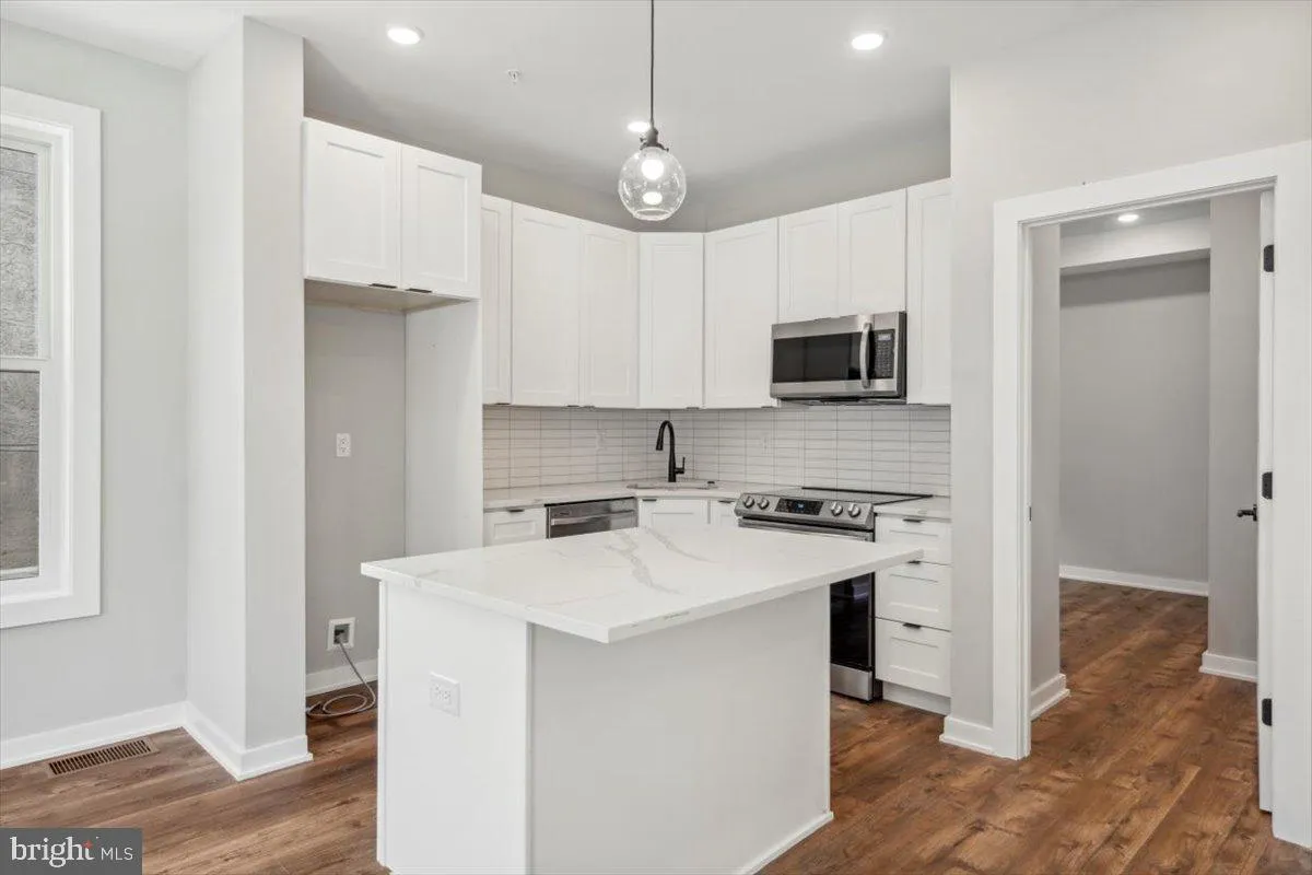 Philadelphia, Pennsylvania 19104, United States, 3 Bedrooms Bedrooms, ,3 BathroomsBathrooms,Residential,Active,10661
