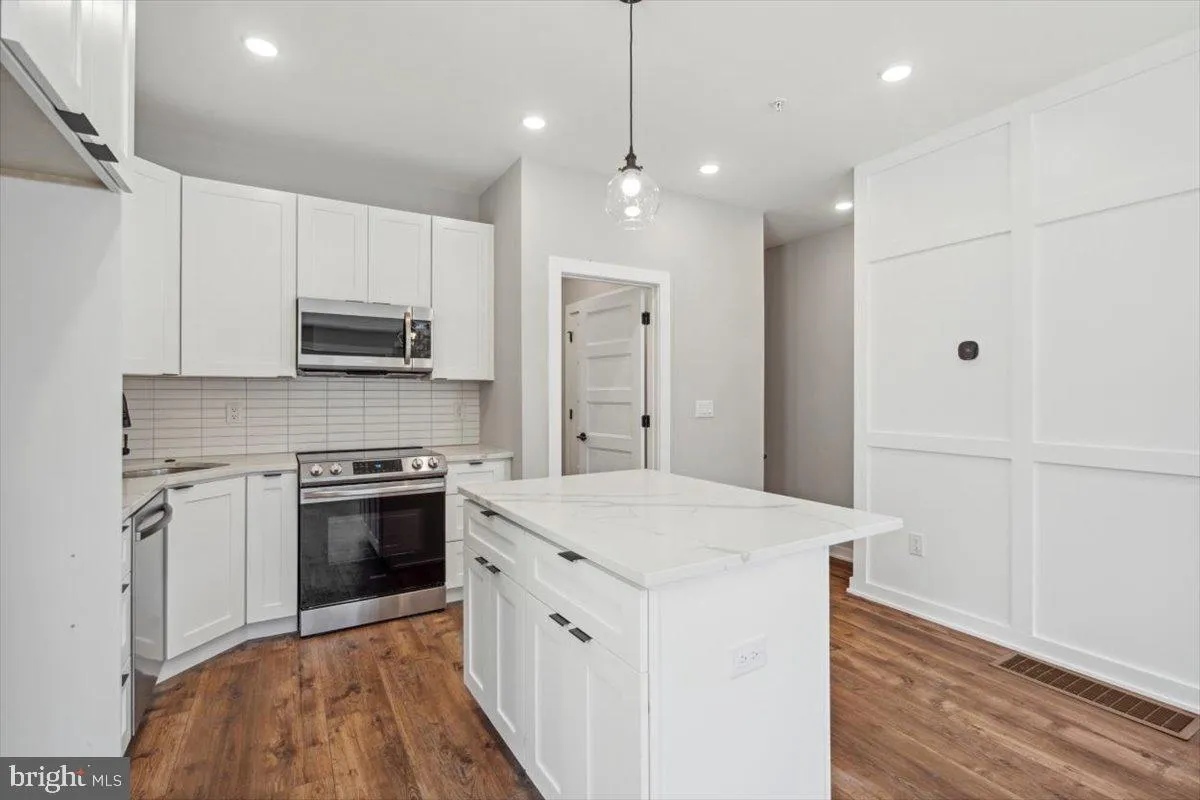 Philadelphia, Pennsylvania 19104, United States, 3 Bedrooms Bedrooms, ,3 BathroomsBathrooms,Residential,Active,10661