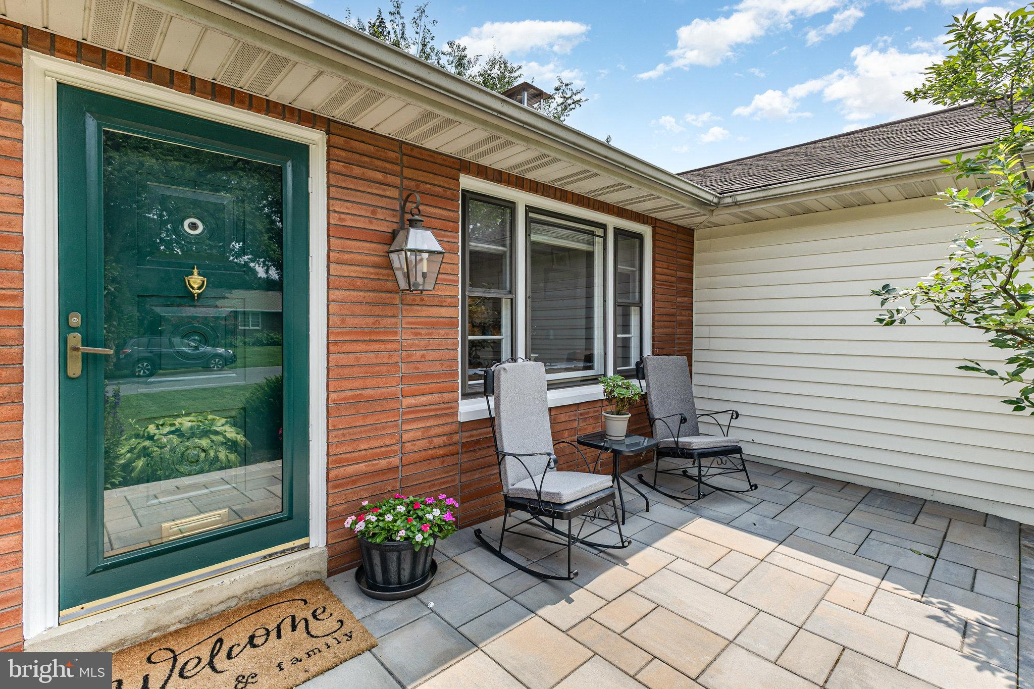 1521 CLEARVIEW AVENUE