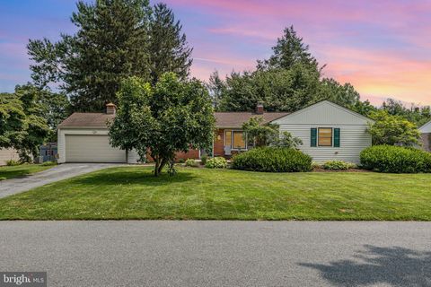 1521 CLEARVIEW AVENUE LANCASTER PA 17601