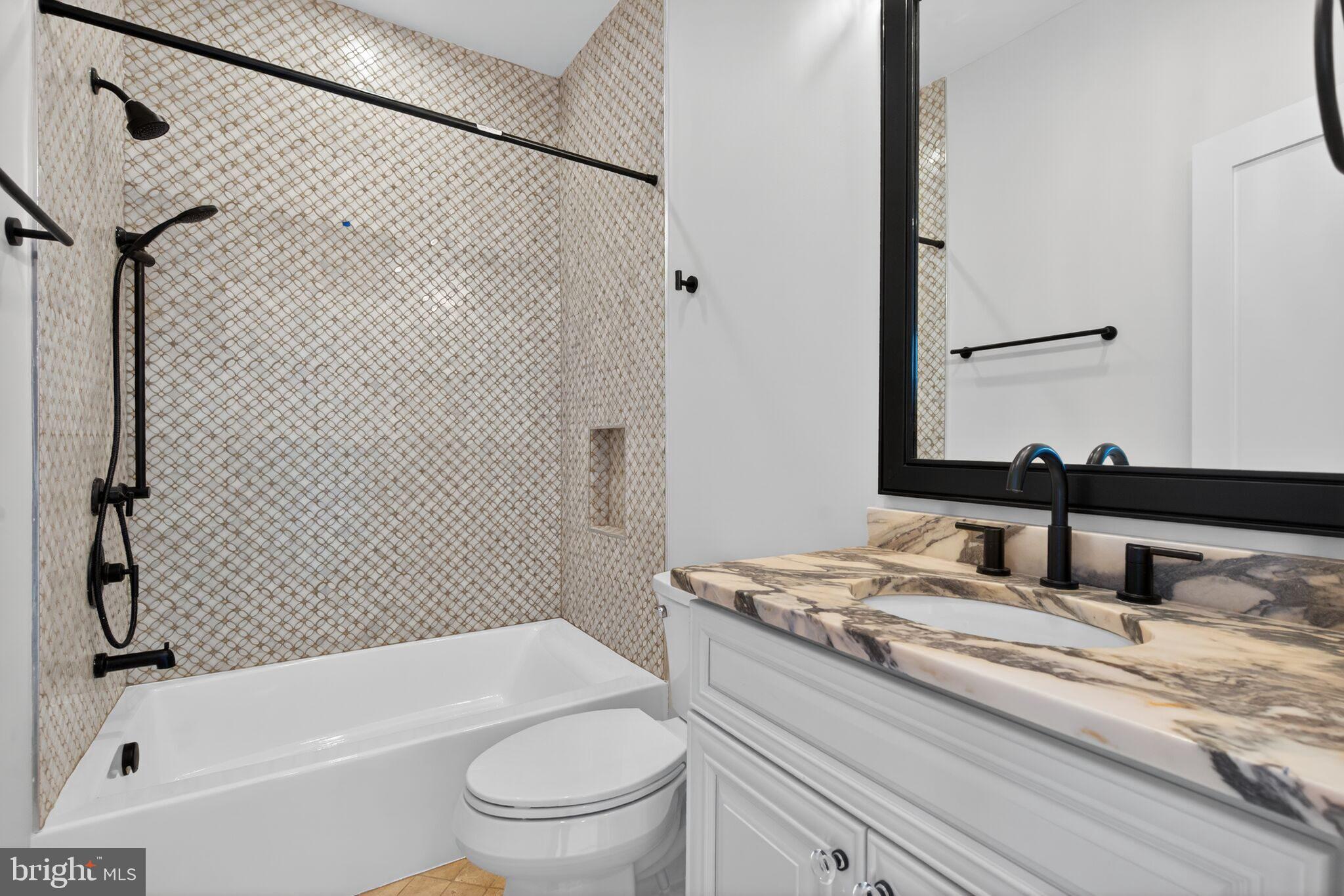 ROCK ISLAND LANDING - Residential