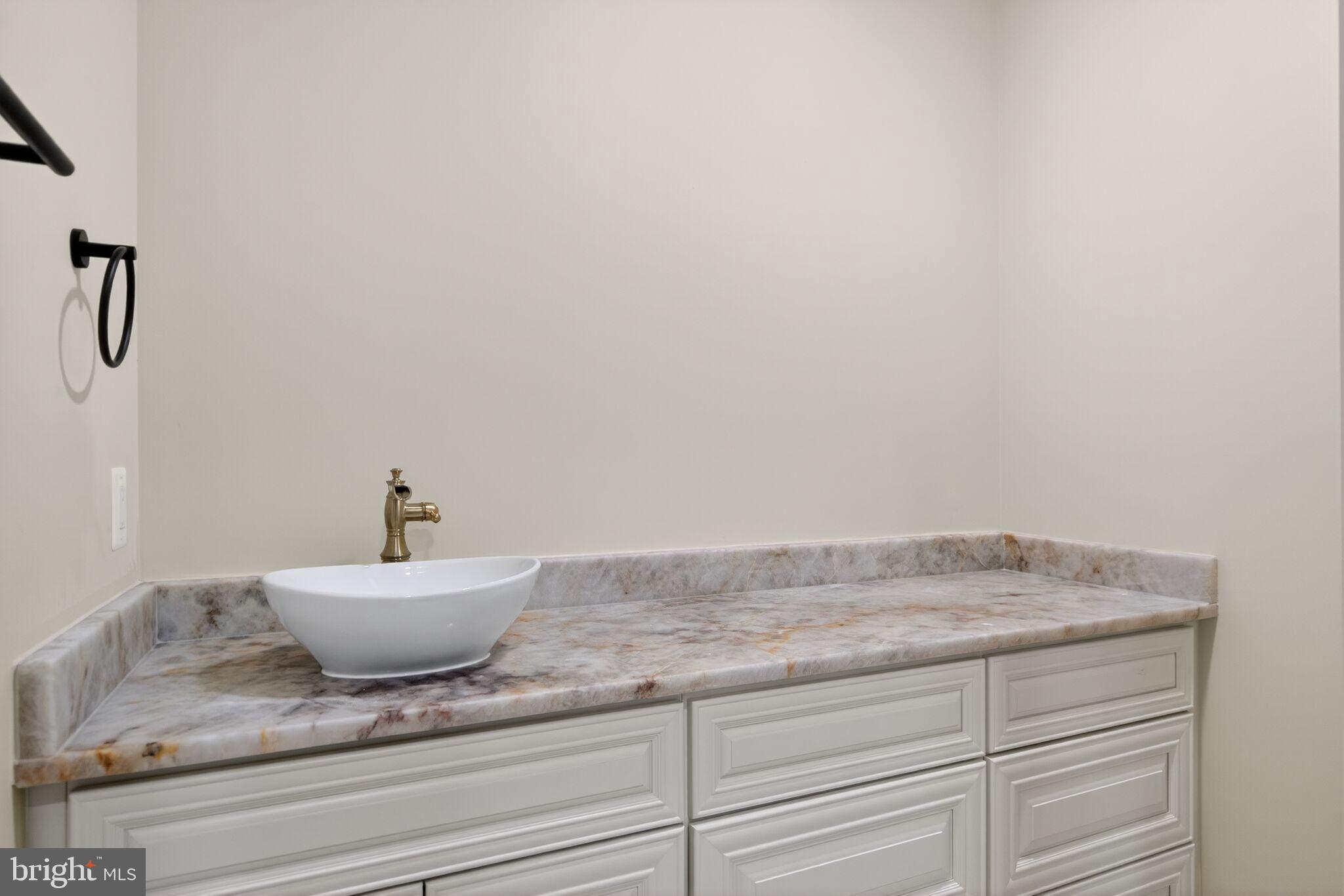 ROCK ISLAND LANDING - Residential