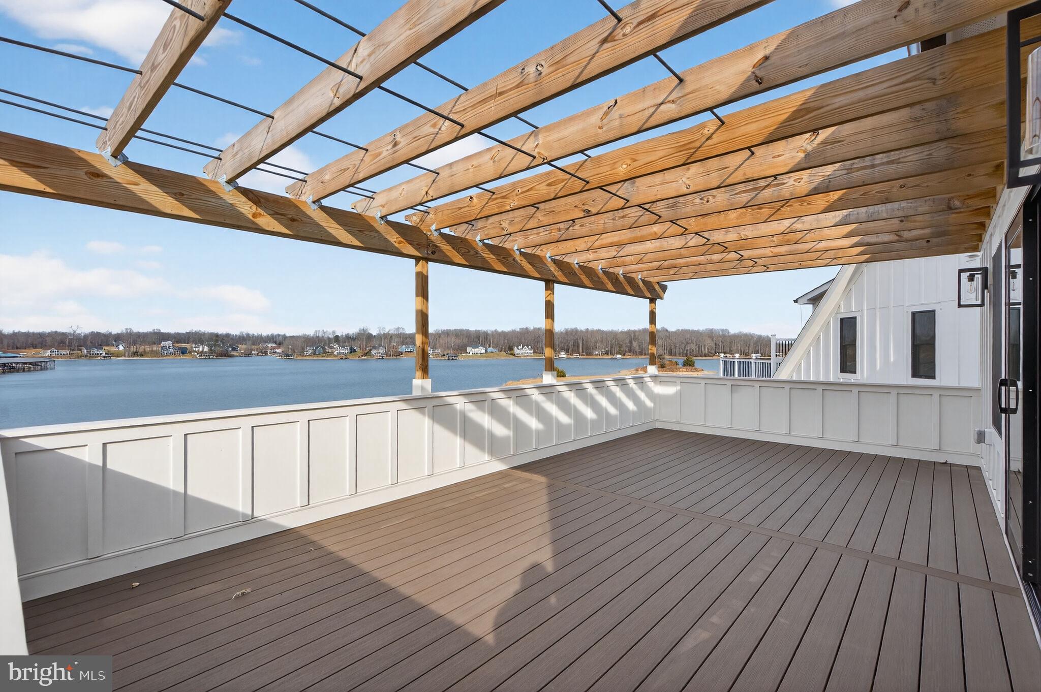 ROCK ISLAND LANDING - Residential