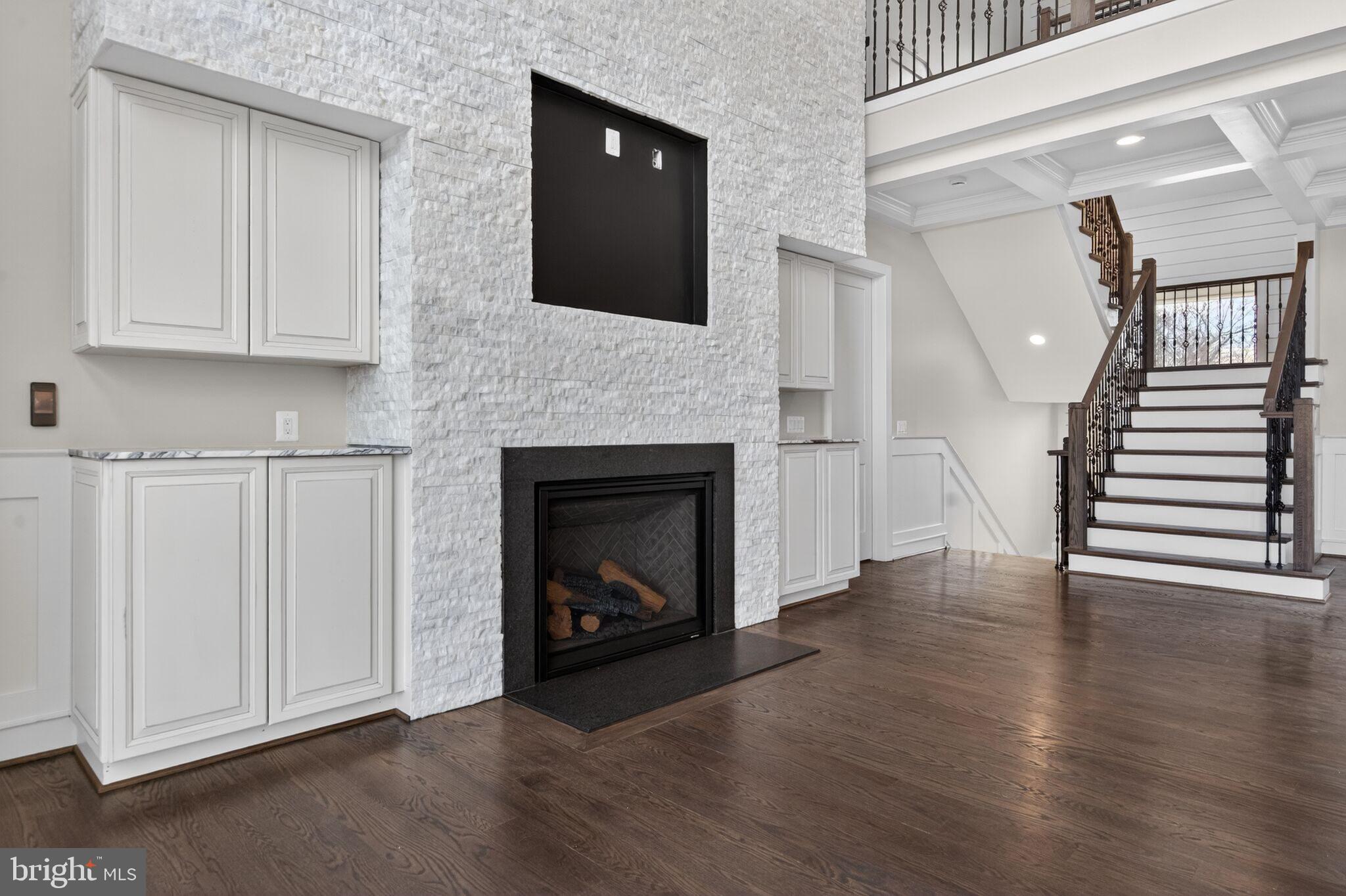 ROCK ISLAND LANDING - Residential