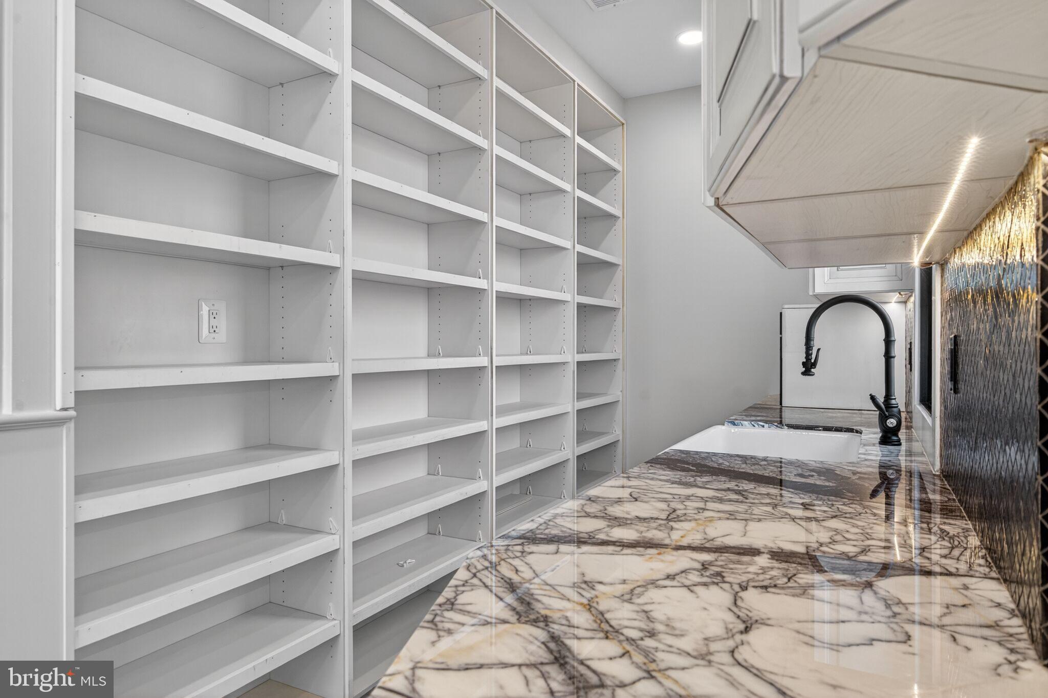 ROCK ISLAND LANDING - Residential