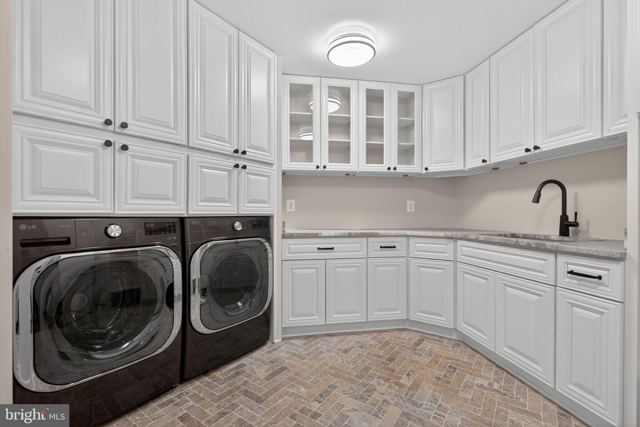 ROCK ISLAND LANDING - Residential