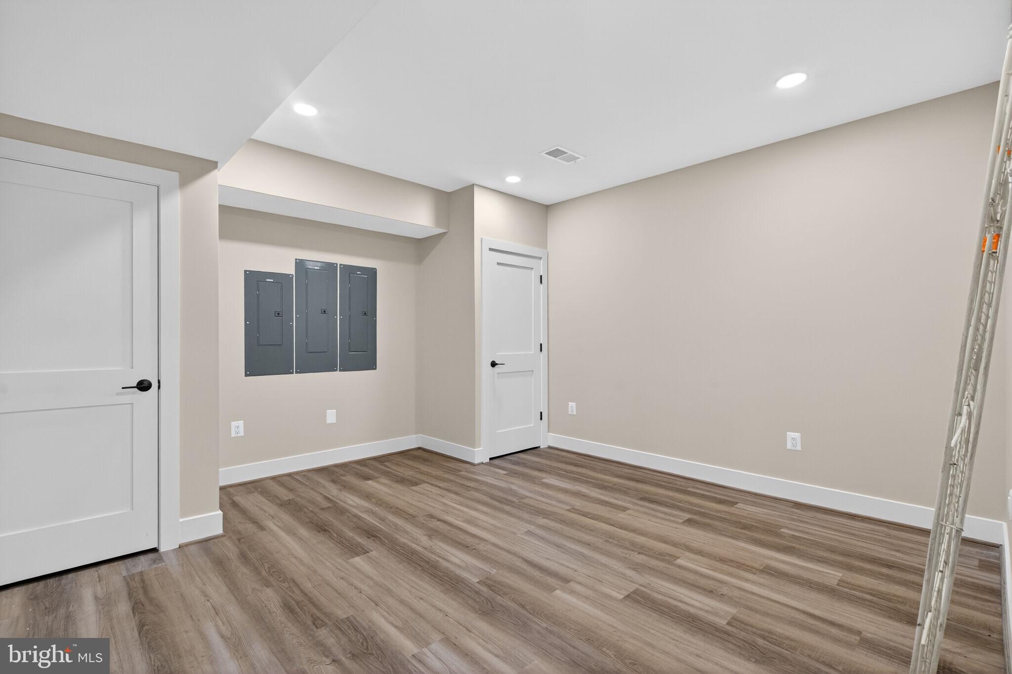 ROCK ISLAND LANDING - Residential