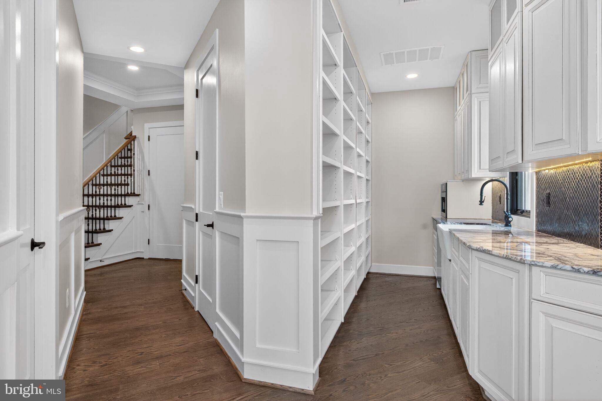 ROCK ISLAND LANDING - Residential