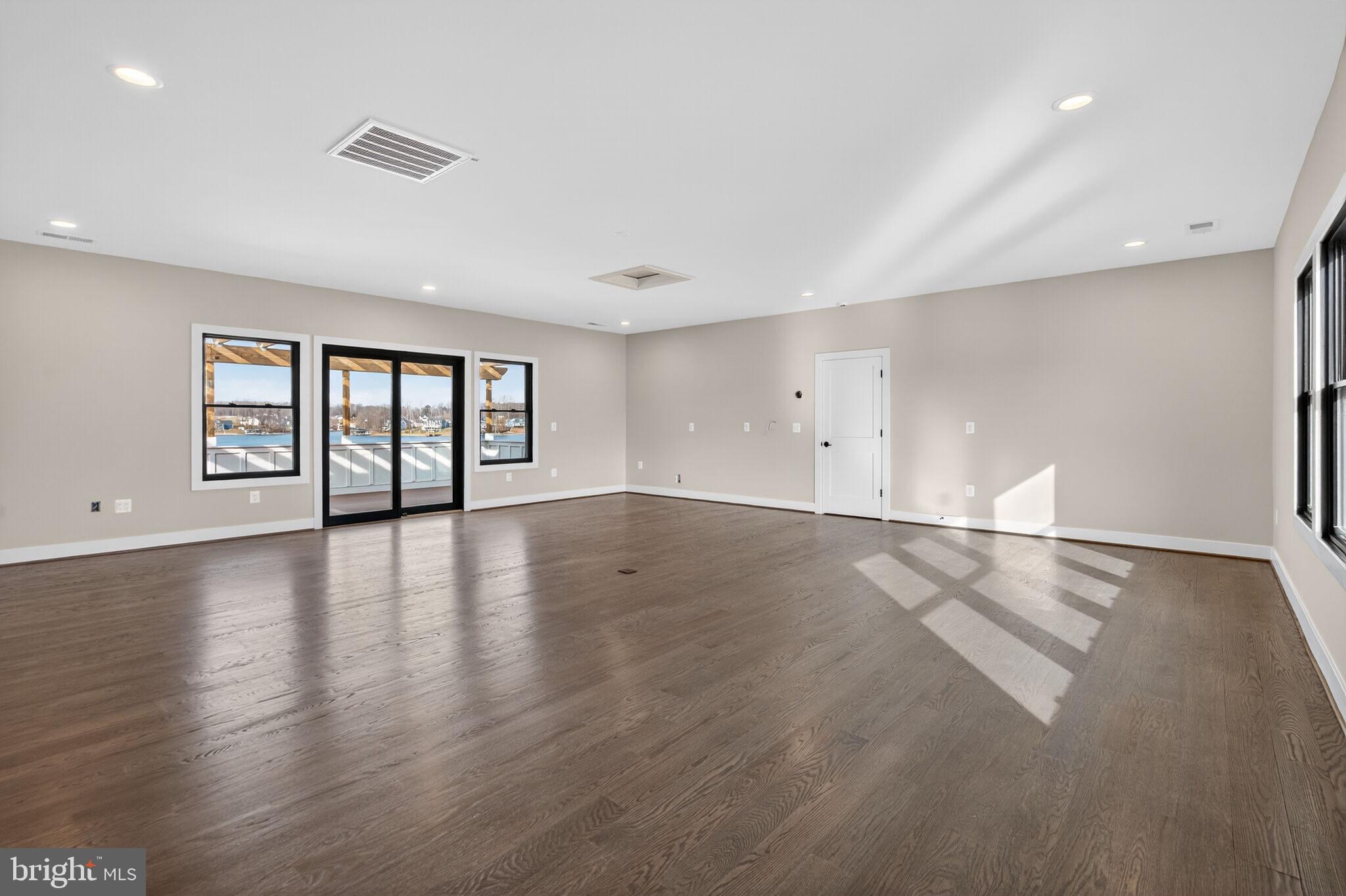 ROCK ISLAND LANDING - Residential