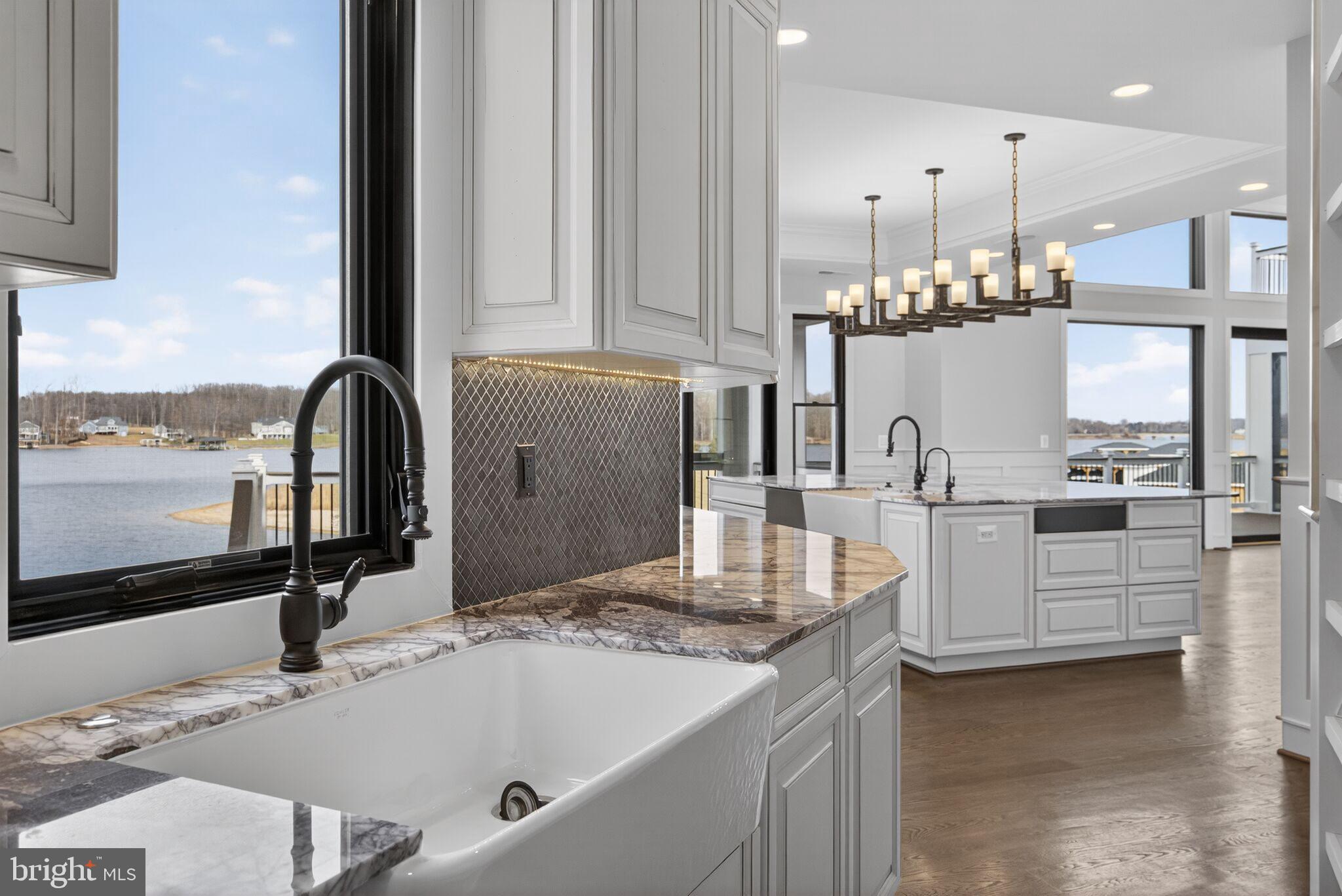 ROCK ISLAND LANDING - Residential