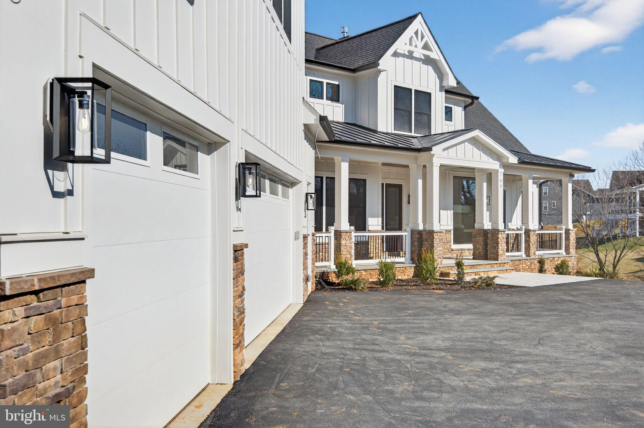 ROCK ISLAND LANDING - Residential