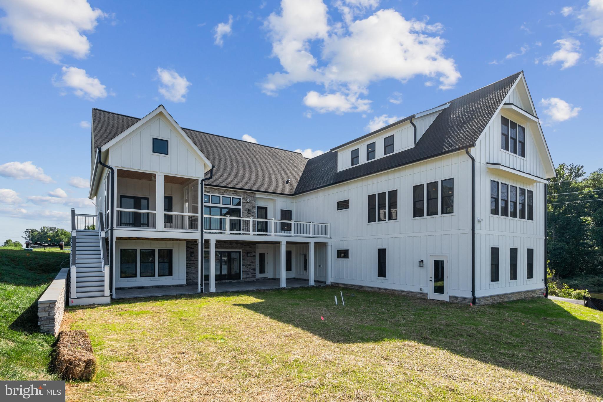 ROCK ISLAND LANDING - Residential