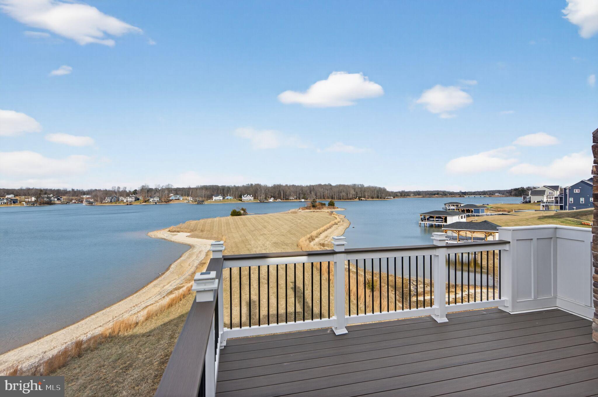 ROCK ISLAND LANDING - Residential