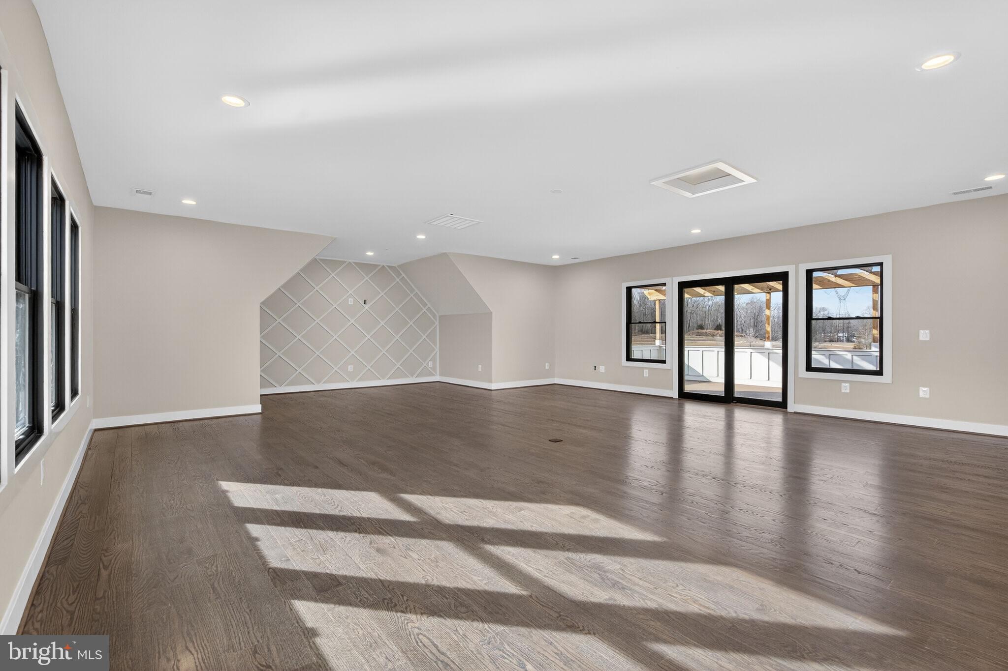 ROCK ISLAND LANDING - Residential