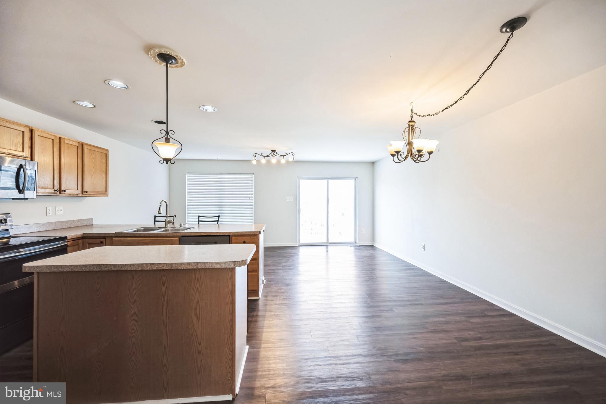 WELLINGTON MANOR - Residential